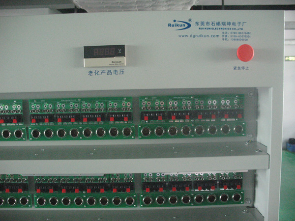 車載充電器老化車C